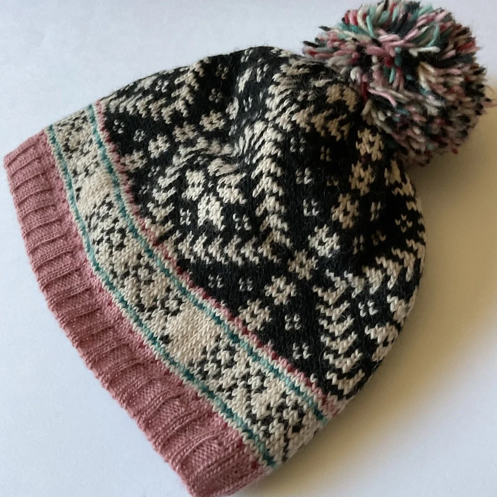 FRENCH KNOT WOOL KNIT BEANIE WITH POM FLEECE LINED PINK BLACK NWOT